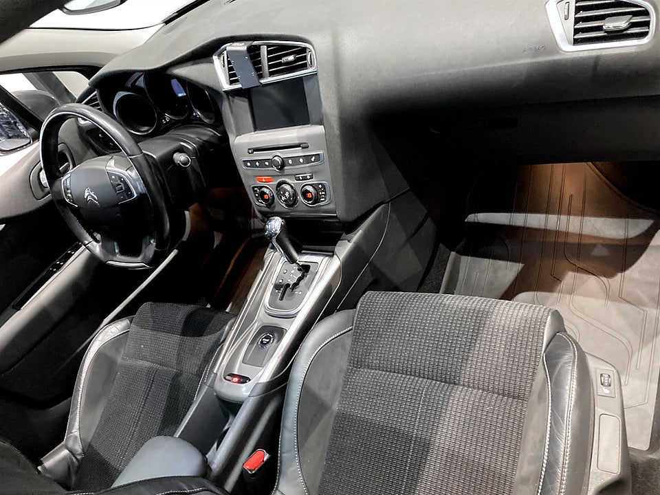 Bild på Citroën C4 Shine 1.6 BHDi 120hk Aut DRAG P-SENSORER