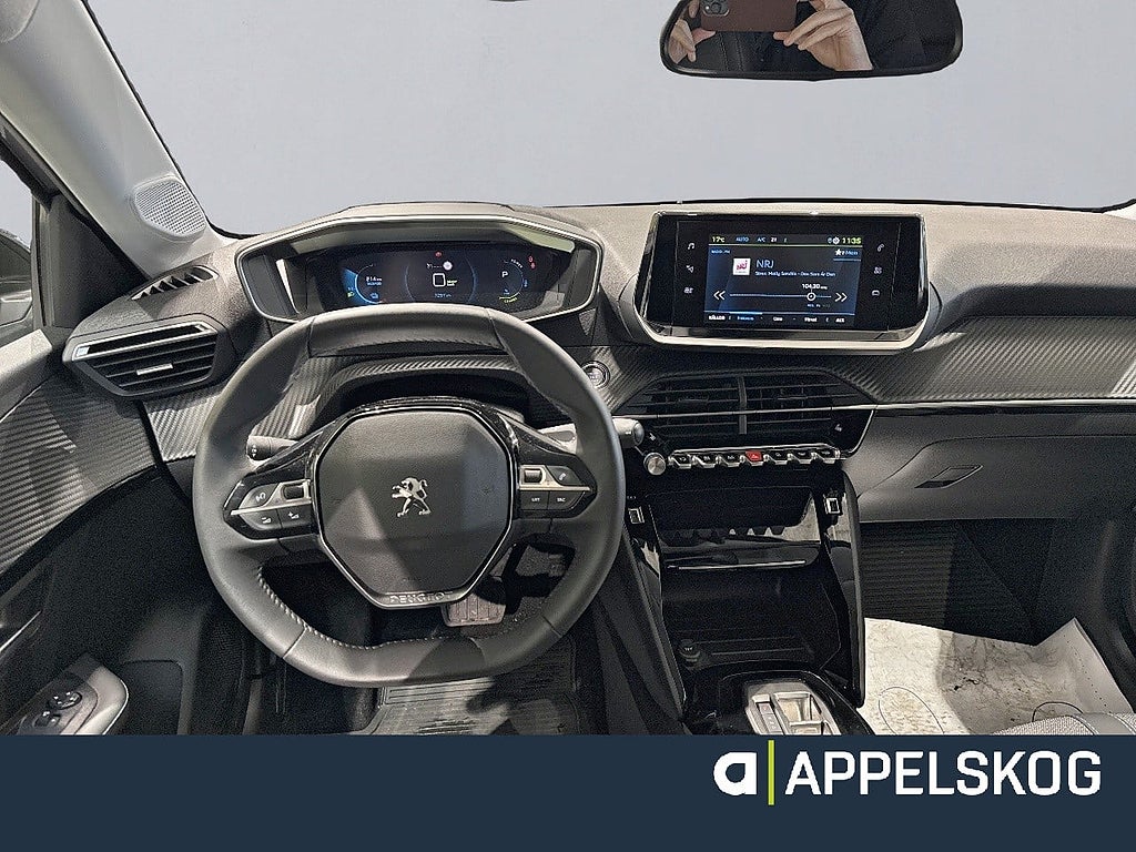 Peugeot E-208 ALLURE 50 kWh Electric |RÄNTA 3,99%|V-HJUL INGÅR| thumbnail