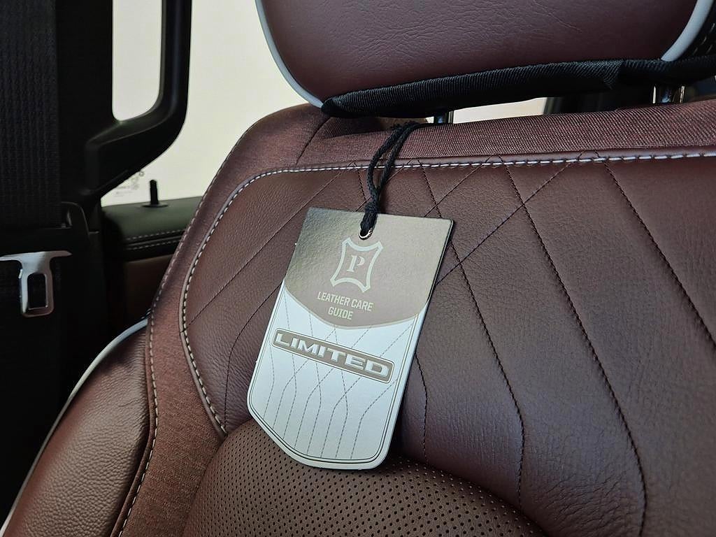 Dodge RAM 1500 Limited Night Ed RAMBOX Hurricane 540 hk Ebony-interior