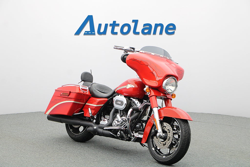Harley-Davidson CVO Street Glide *Fri Hemkörning* 