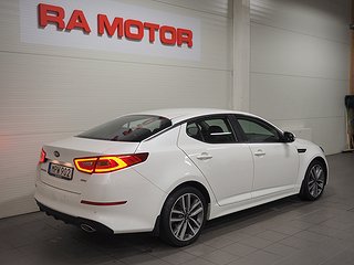 Sedan Kia Optima 4 av 21
