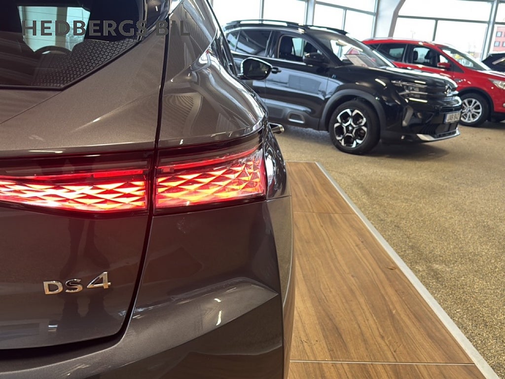 DS 4 E-Tense PHEV 224HK thumbnail