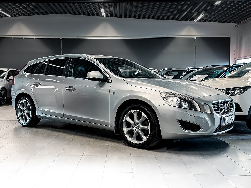 Volvo V60 D2 Ocean Race Nybes PDC Drag Skinn Välskött