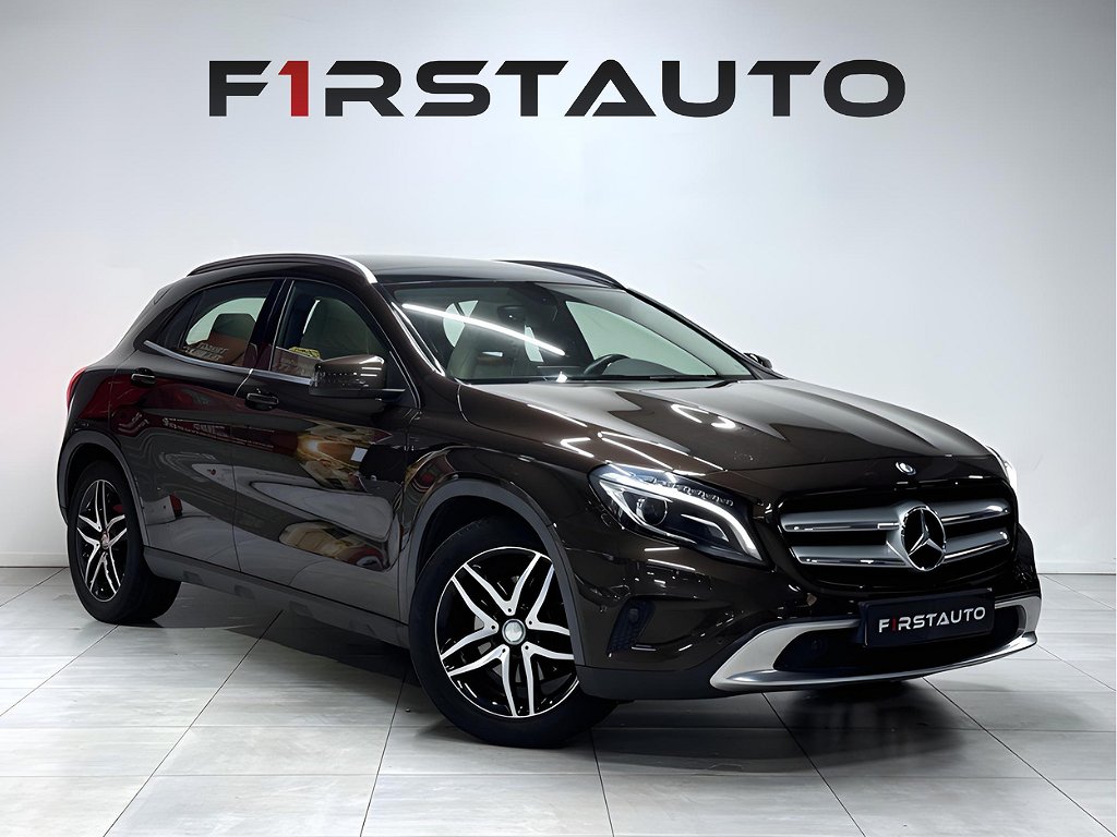 Mercedes-Benz GLA 250 4MATIC 7G-DCT Pano Kamera Navi Skinn 