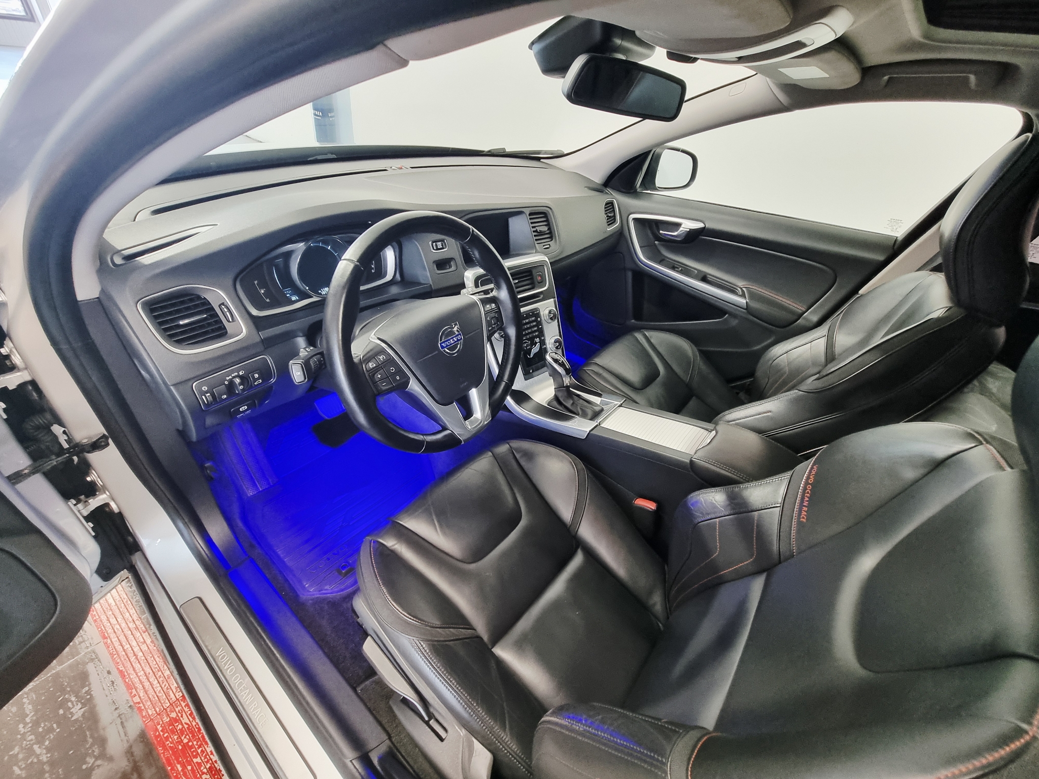 Volvo V60 D4 AWD Geartronic Ocean Race 2015, bild 7/52