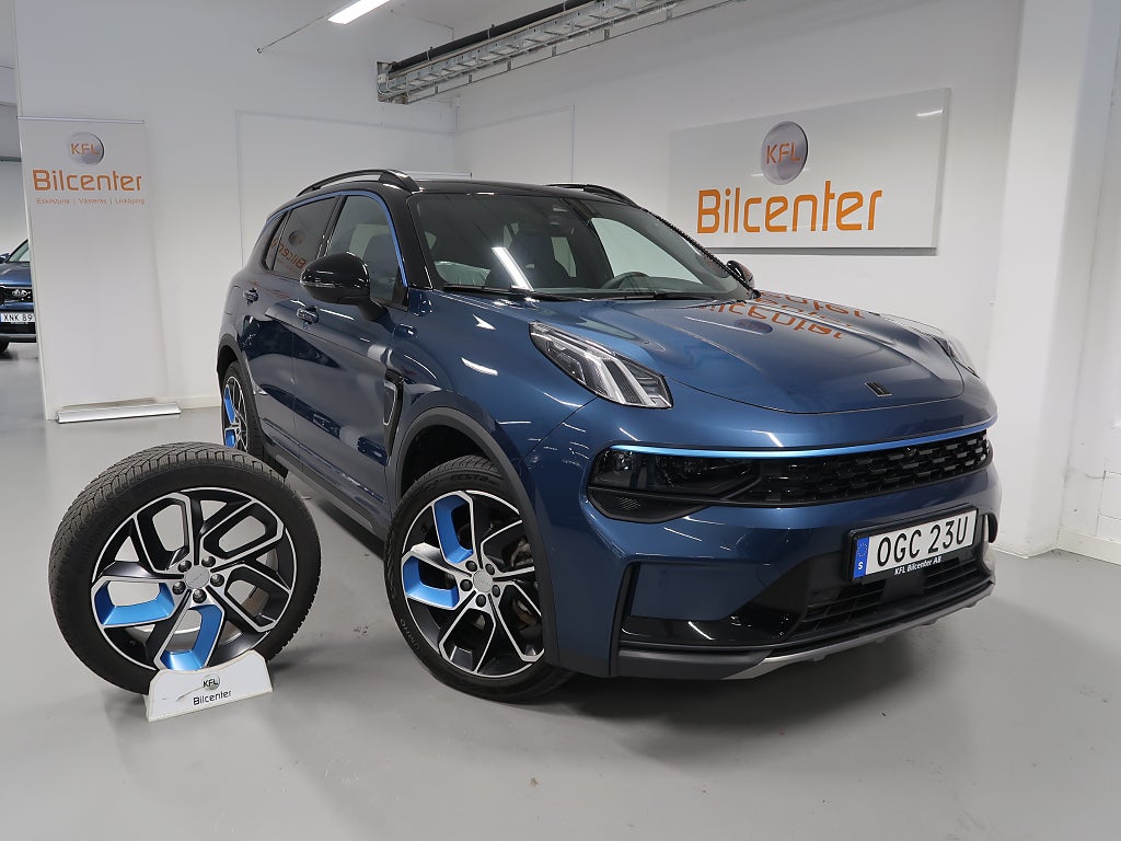 Lynk & Co 01 PHEV V-Däck ingår 360°-Infinity-Pano-Elstol-Navi-CarPla