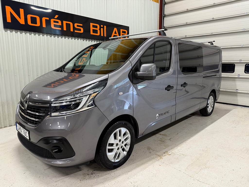 Renault trafic 2.0 dCi AUT 145HK 5-SITS DUBBELHYTT (MKT VÄLSKÖTT)