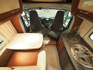Husbil-halvintegrerad Hymer T 674 SL 19 av 19