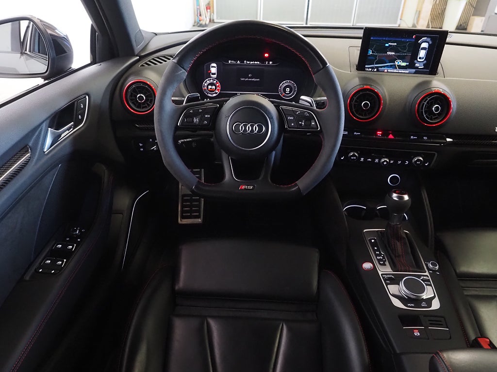 Audi RS3 Sedan 2.5 TFSI 400hk Keramiska Cockpit Matrix Nav 2018