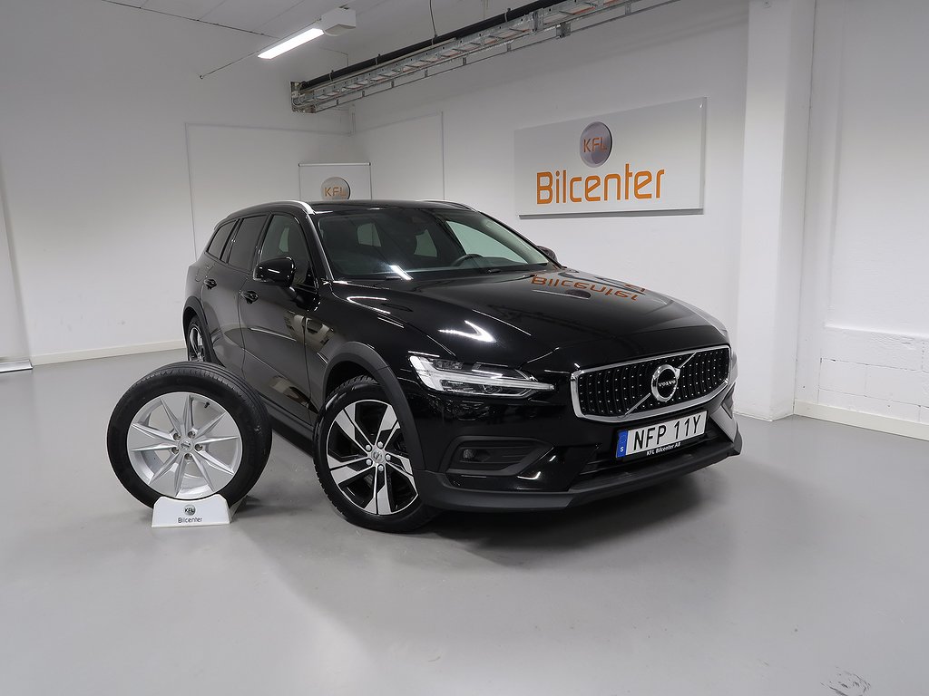 Volvo V60 Cross Country B4 AWD V-Däck ingår Drag-Navi-Kamera-Värmare-VoC-Carplay-Adaptiv