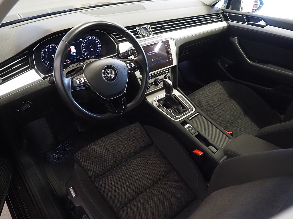 Volkswagen Passat SC 1.4 TSI 150hk | Cockpit | Drag | P-Värmare | Kamera