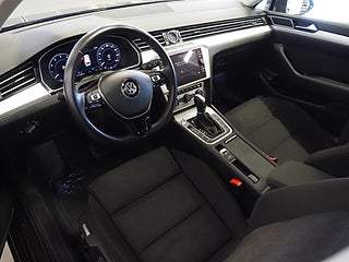 Kombi Volkswagen Passat 16 av 24