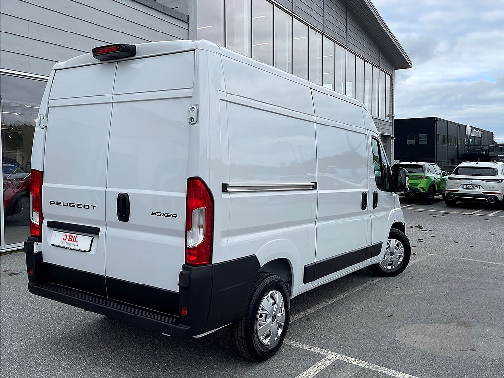 Bild på Peugeot Boxer BlueHDi 140hk Aut L2H2