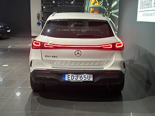 SUV Mercedes-Benz EQA 5 av 12