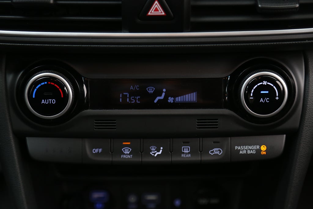 Hyundai Kona 1,6 T-GDI 177hk AWD Premium Aut 1ägare Motorv Drag