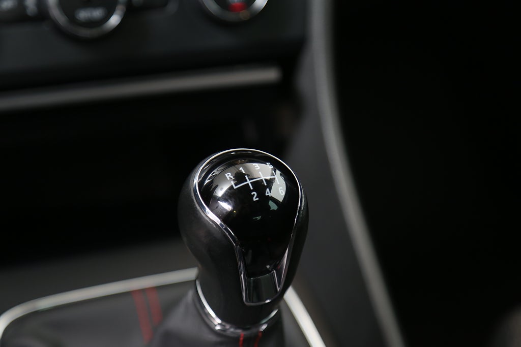 Seat Leon 1,4 TSI FR 140hk 5d P-sensorer 2013
