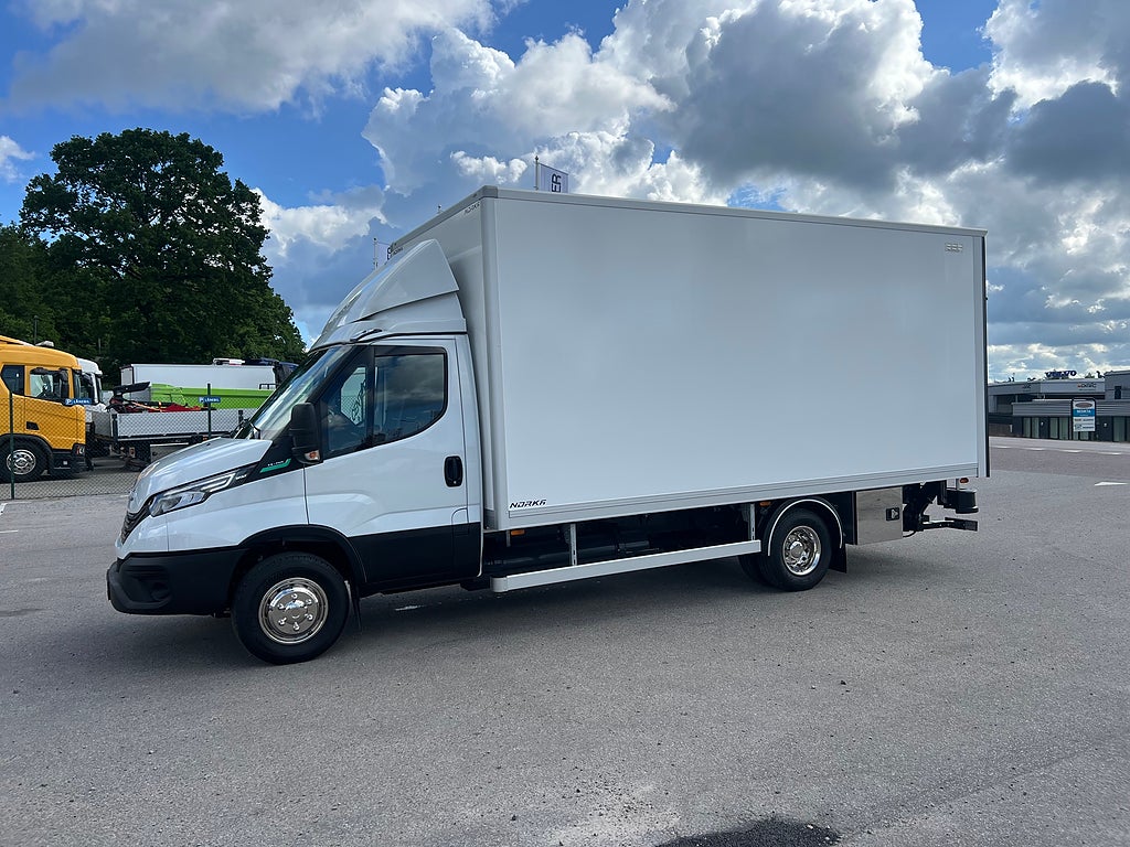 Iveco Daily 72C14G A8 CNG Skåpbil med Z-Lift