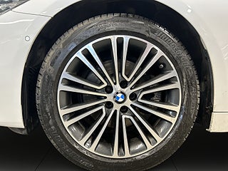 BMW 520d Touring Steptronic Sport line 360°/S&V-Däck/Halvskinn – bild 14