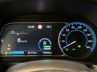 Halvkombi Nissan Leaf 23 av 24
