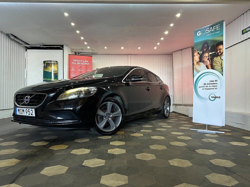 Volvo V40 T3 Momentum Euro 5 S&V DÄCK DRAGKROK  (RÄNTA 1,95%)