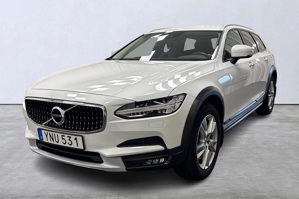 Volvo V90 Cross Country D4 AWD Advanced Edt (Drag, Kamera, Navi)