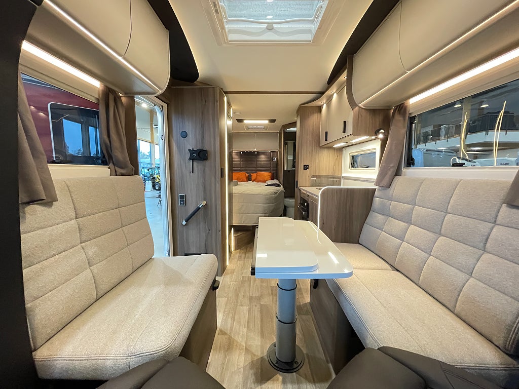 Kabe  Novum Compact 720 LXL / ALDE / Ugn / B-kort / Litium /   - Kabe