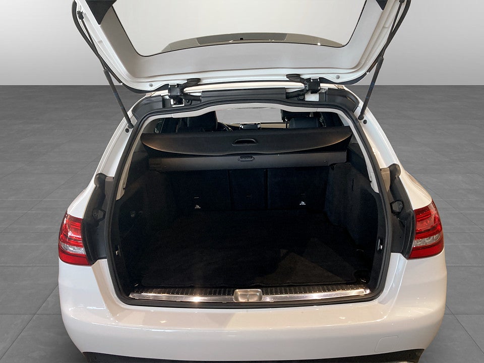 Bild på Mercedes-Benz C 220 T d 4MATIC 7G-Tronic Plus Avantgarde Euro 6
