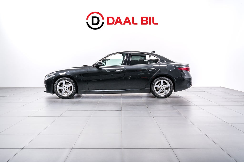 Alfa Romeo Giulia 2.0 TURBO 200HK SUPER B-KAMERA RATTVÄRME BT