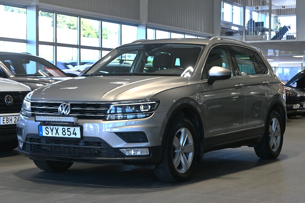 Volkswagen Tiguan 2.0 TSI BMT 4Motion Executive Drag Värmare Adaptiv fart