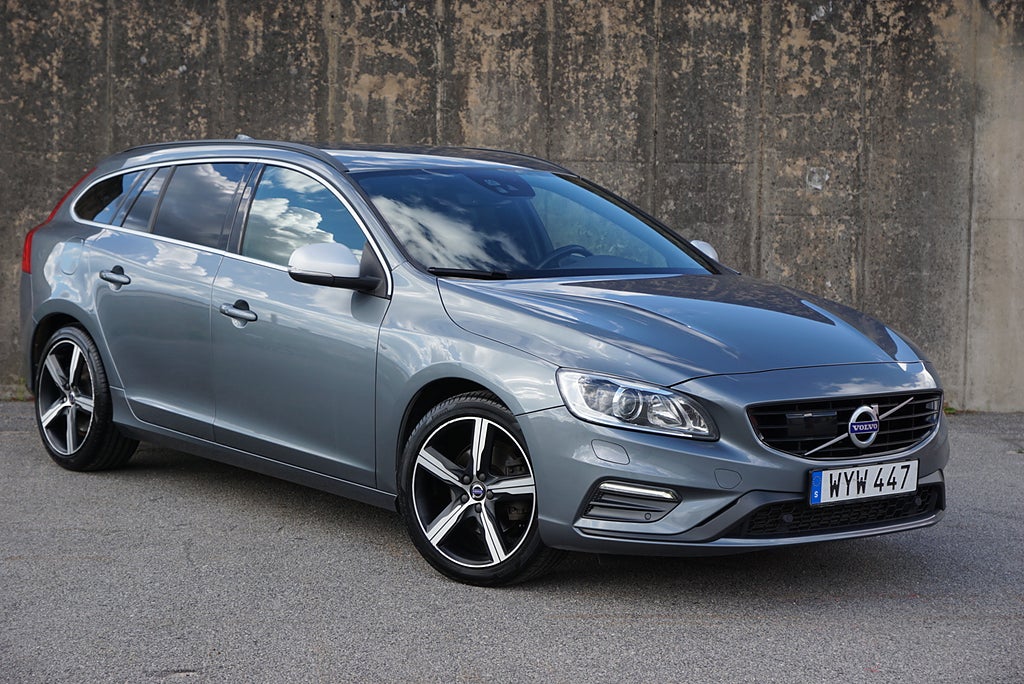 Volvo V60 T4 190hk R-Design|B-Kamera|Drag|Adaptiv-Fart|SE SPEC|