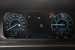 Halvkombi Hyundai i20 12 av 18