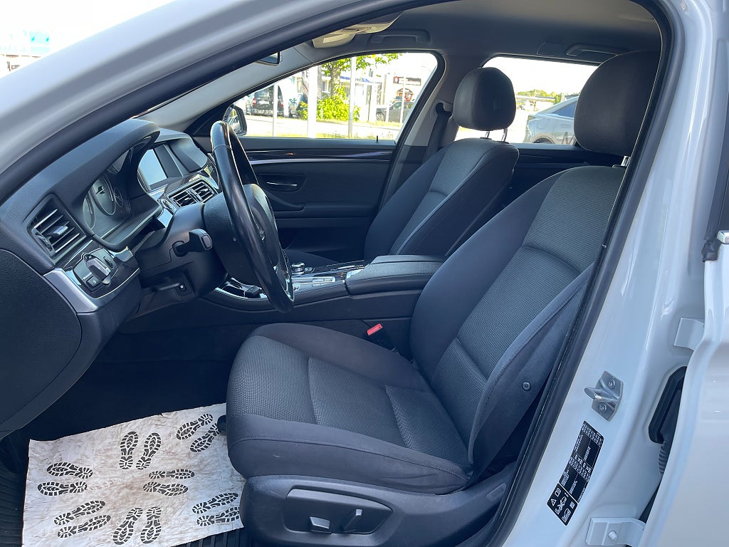 BMW 520d xDrive Touring 190 hk VÄRMARE DRAG