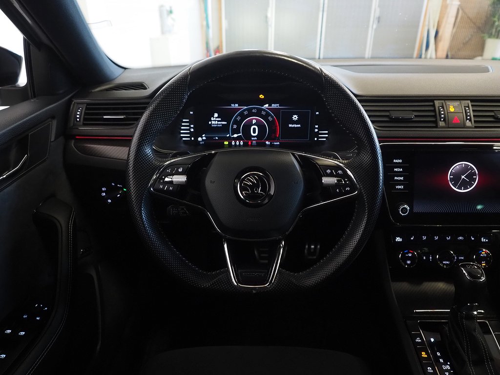 Skoda Superb iV 218hk Sportline Plug-in Hybrid |Drag|Cockpit| 2021
