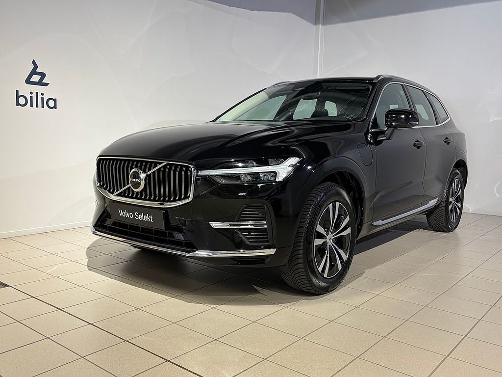 Volvo XC60 Recharge T6 II Core Edition | Pano | Läder |