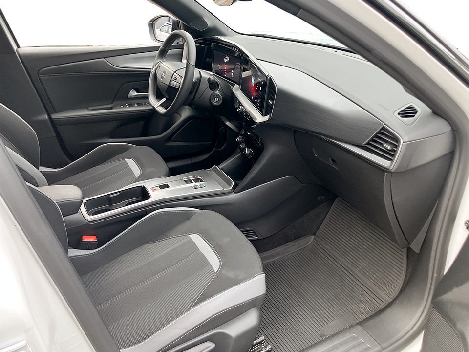 Bild på Opel Mokka GS Hybrid 1.2 Turbo 145hk Aut B-KAMERA CARPLAY