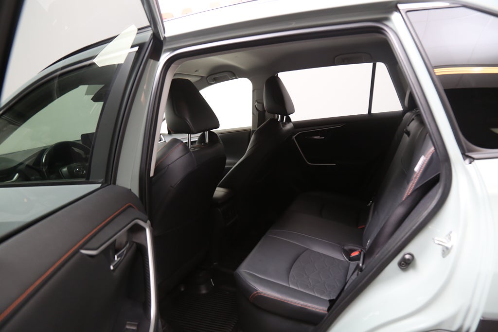 Toyota RAV4 2,5 Hybrid AWD-i E-CVT Adventure 222hk JBL 360° Drag 2023
