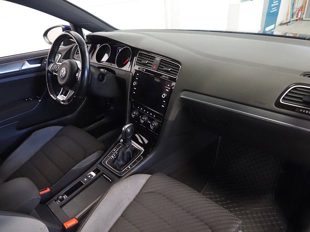 Volkswagen Golf 1.5 TSI 150hk GT R-Line Drag Kamera Pluspaket Keyless 2020