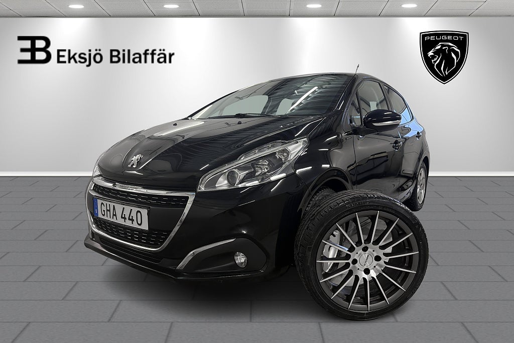 Peugeot 208 5-dörrar PureTech 82hk SIGNATURE *Vinterdäck, Ränta 4,99%*