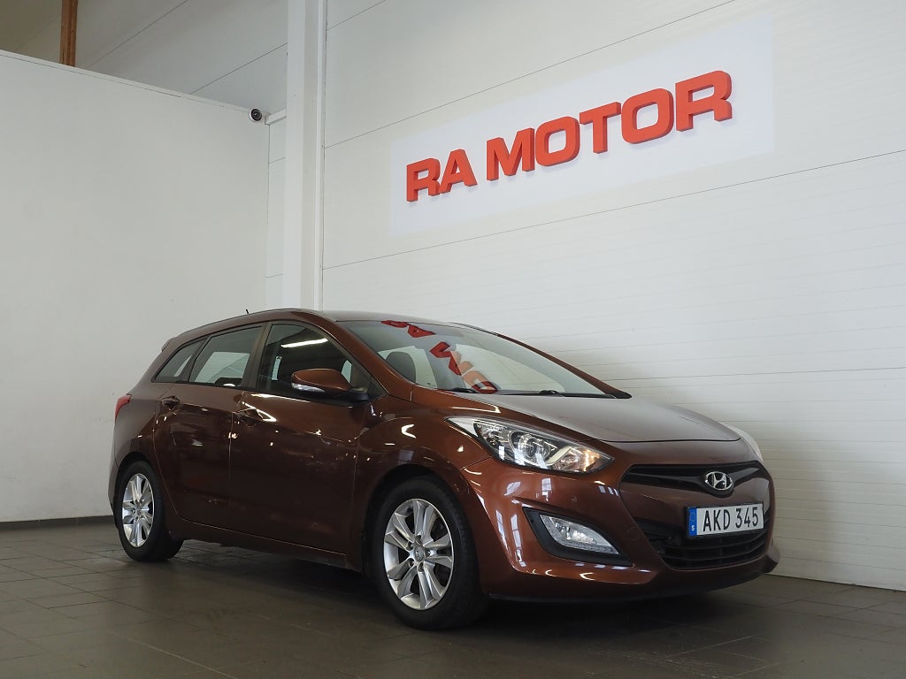 Hyundai i30 Kombi 1.6 GDI 135hk Aut Business Dragkrok Motorvärmare 2014