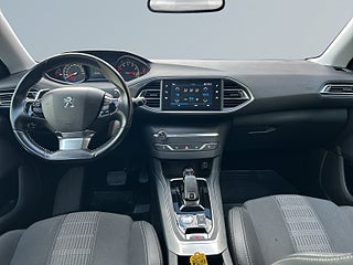 Peugeot 308 sw  PureTech 130 Allure MOMS/SoV-Däck/MoK-Värmare/Psens – bild 8