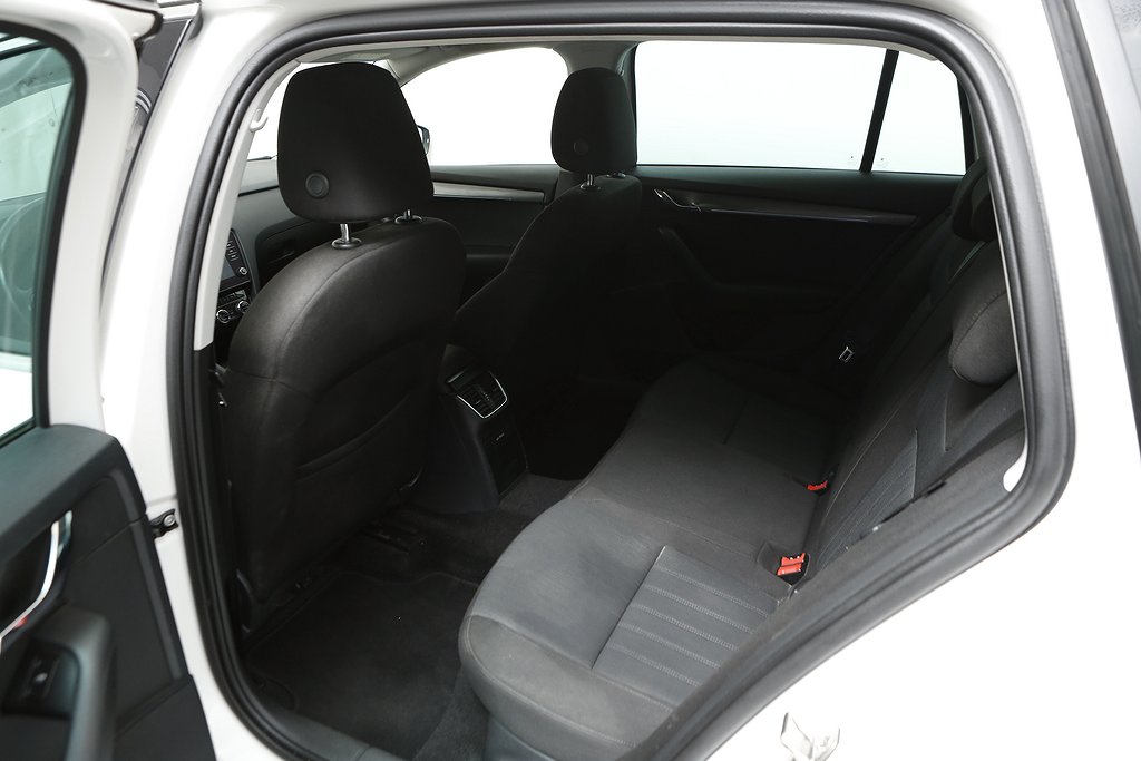 Skoda Octavia 1,0 TSI 115hk Style Kombi Värmare Dragkrok 2020