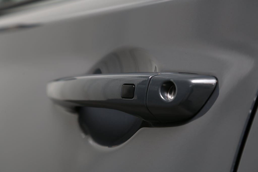 Hyundai i30 1,0 T-GDi MHEV Essential Kombi Aut Navi Kamera 2025