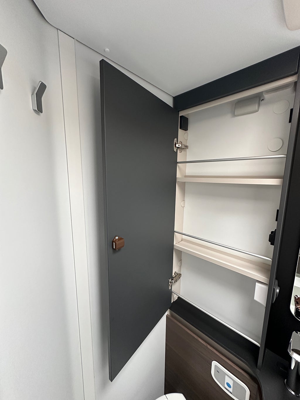 Adria 670SL MB Coral Supreme  9G-Tronic Automat 170Hk 275 Mil thumbnail