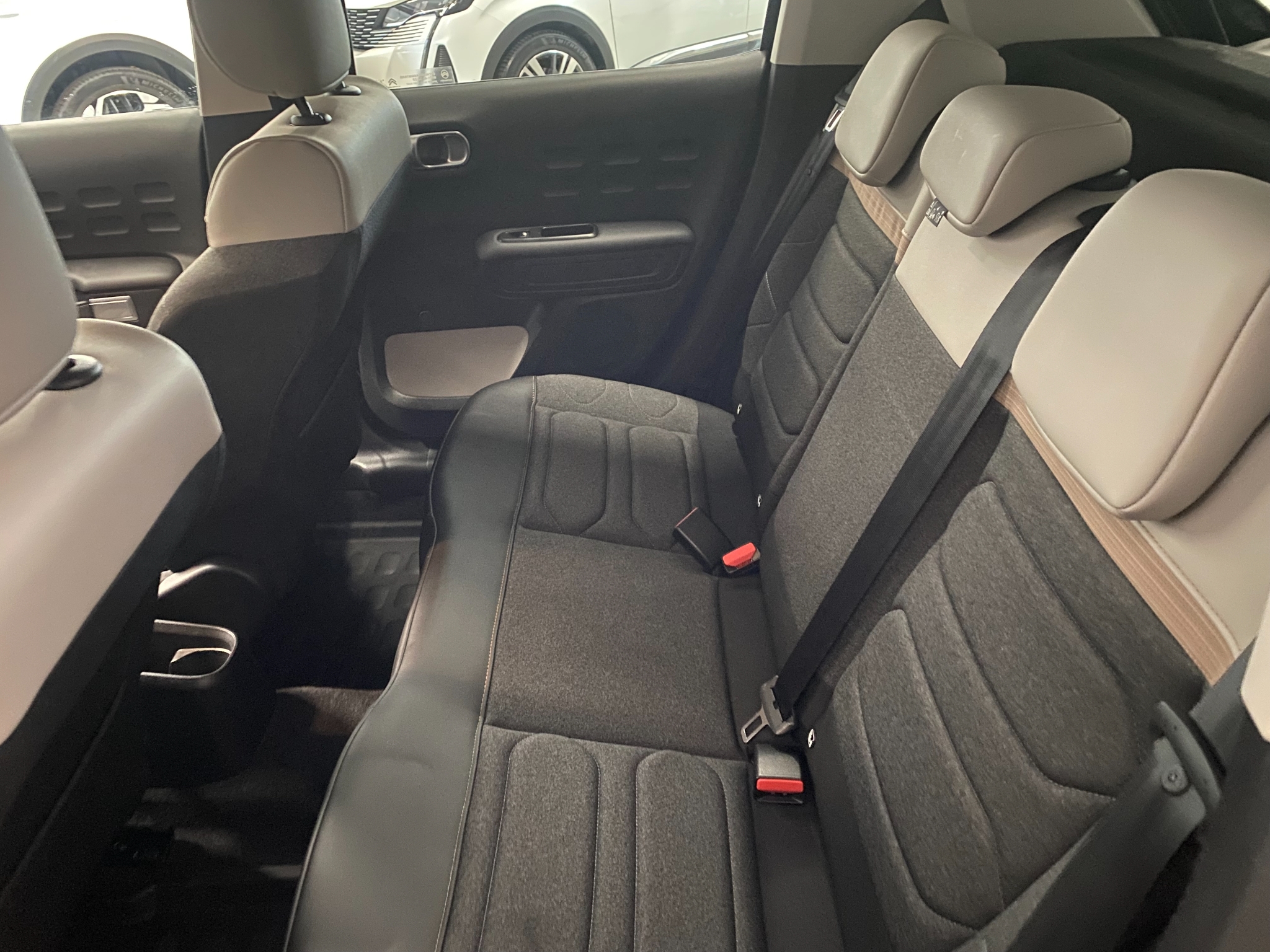 Citroen C3 Shine 82hk Manuell 2023, bild 7/44