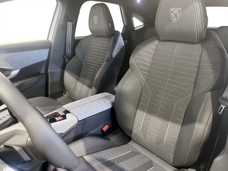 Bild på Peugeot 3008 GT Hybrid 145hk Aut B-KAMERA CARPLAY