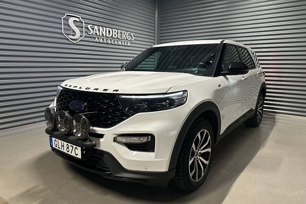 Ford Explorer Plug-In Hybrid ST-Line 360-kam Panorama B&O Drag 7-Sits