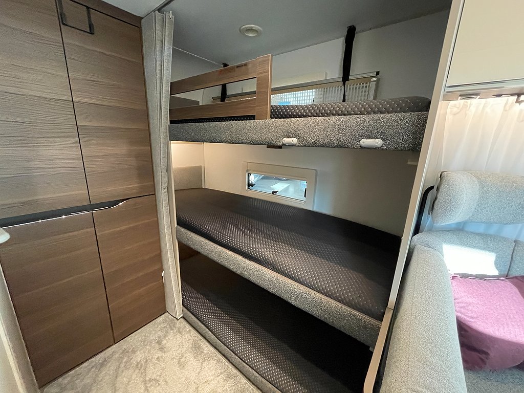 Adria Alpina 663 PT / Barnkammare / ALDE / Ugn / Queens-bed - Adria