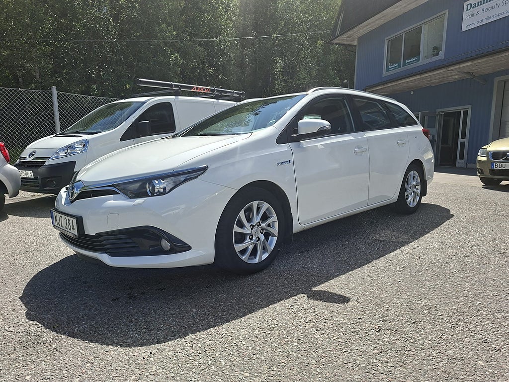 Toyota Auris Touring Sports Hybrid e-CVT Active Euro 6 Bak kamera 