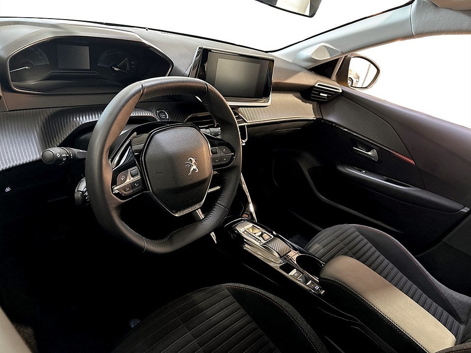 Bild på Peugeot E-208 Active 50kWh 136hk Aut - CARPLAY, P-SENSORER BAK