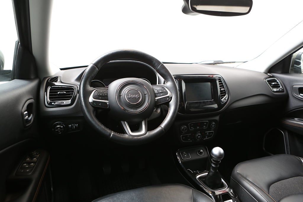 Jeep Compass 1,4 140hk Limited Backkamera 2018